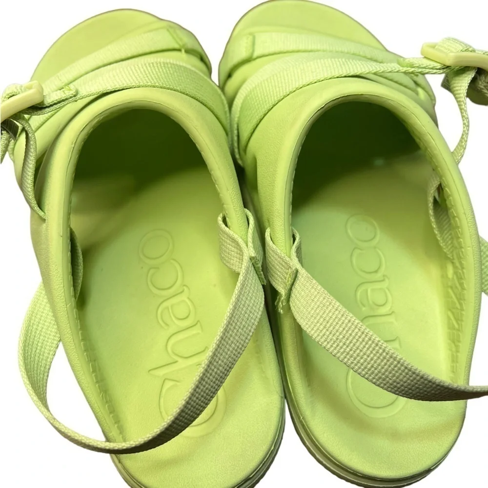 Chaco Chillos sport in Pale Green Size 5